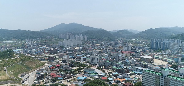 보도자료-전국 아파트 거래 늘었다.음성군 ‘음성자이 센트럴시티’ 랜드마크 우뚝.jpg